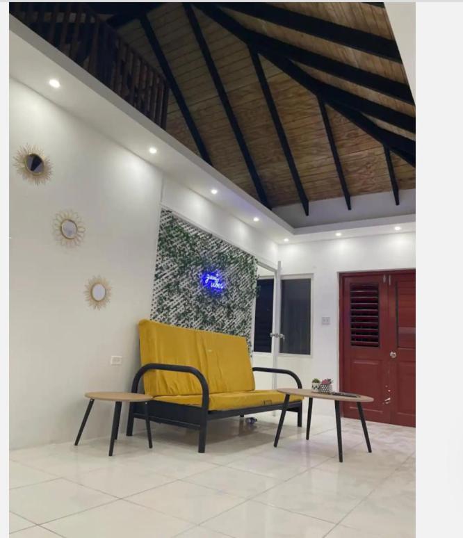 Queens Palace -Montego Bay Airport Suite Esterno foto
