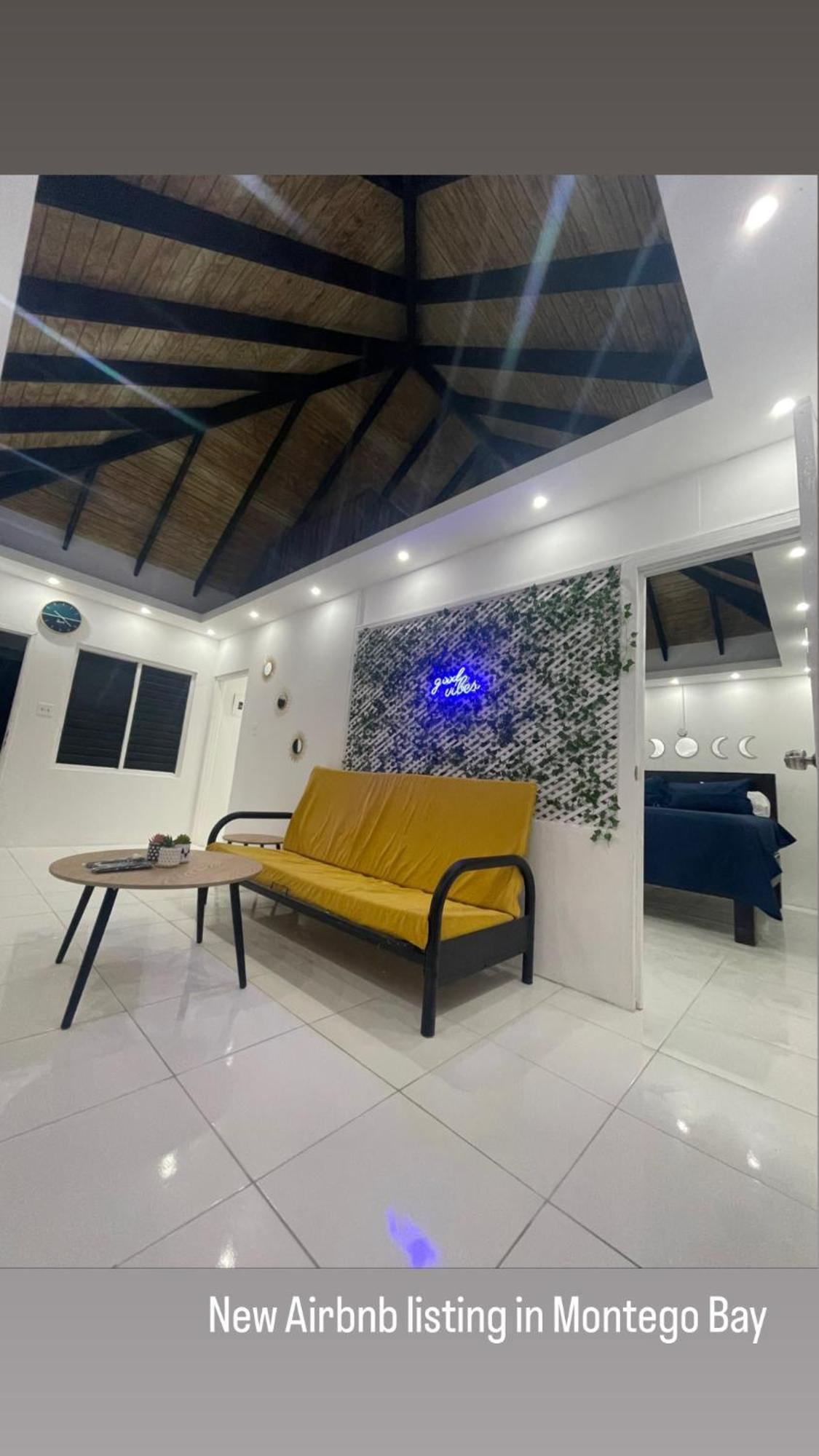 Queens Palace -Montego Bay Airport Suite Esterno foto